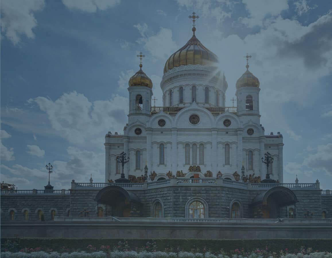 Самые красивые иконостасы в России